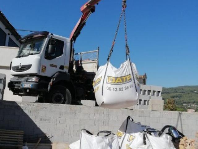 Livraison des vos big bag en camion grue